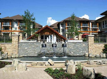Waterscapes Resort By Dkra Келоуна Экстерьер фото